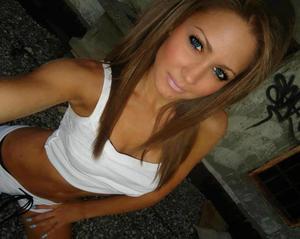 Cherise from Alabama is looking for adult webcam chat